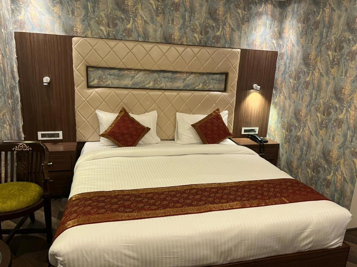 The Triumph Hotel Varanasi Exterior foto