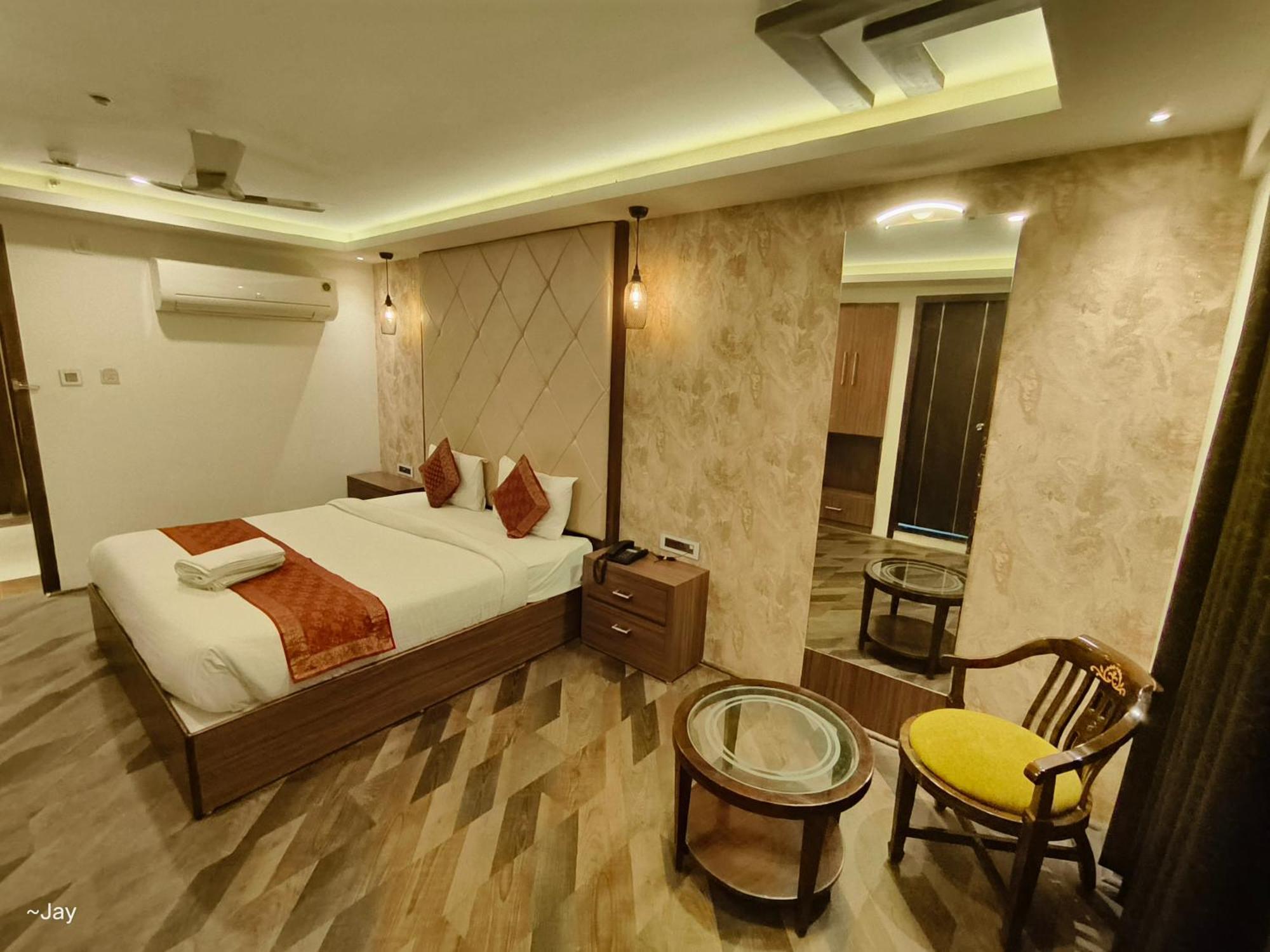 The Triumph Hotel Varanasi Exterior foto