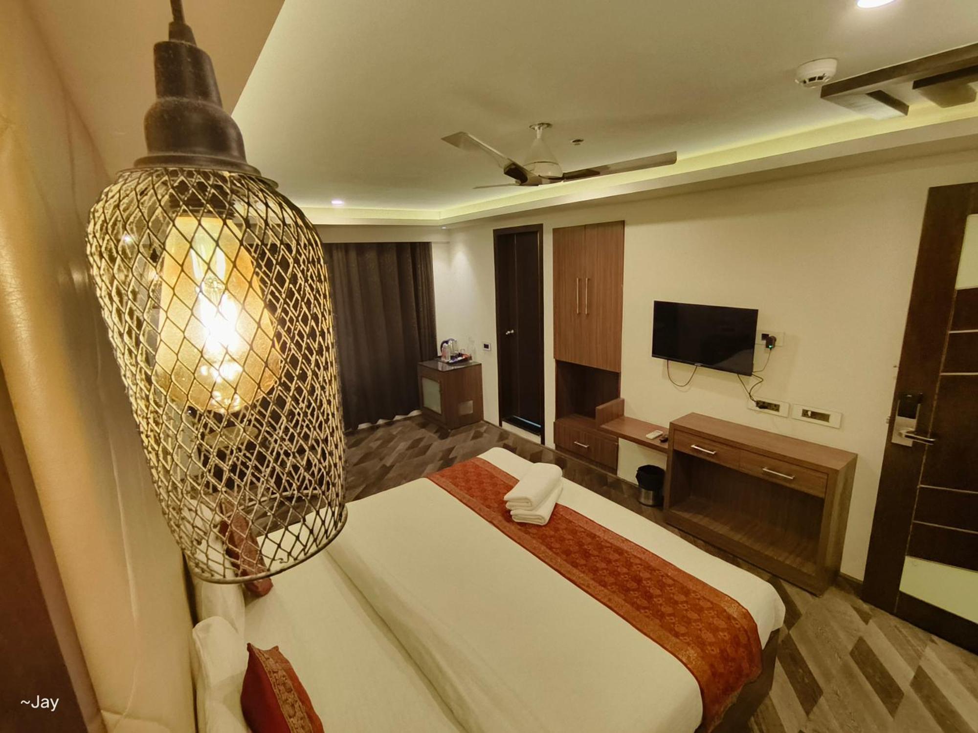 The Triumph Hotel Varanasi Exterior foto